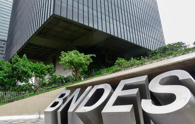 BNDES anuncia retomada do concurso!