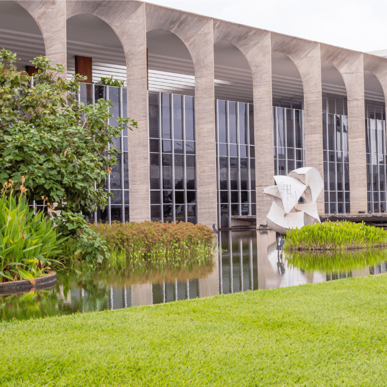 Concurso MRE 2023: Banca Cebraspe é Escolhida! Edital iminente! São mais de 100 vagas com remuneração acima de R$ 10 mil! Confira: