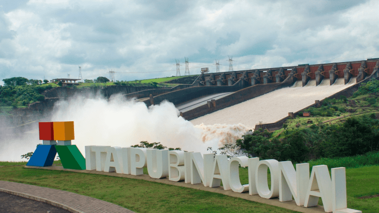 Publicado edital do concurso Itaipu Binacional 2023 com a oferta de 31 vagas em várias áreas